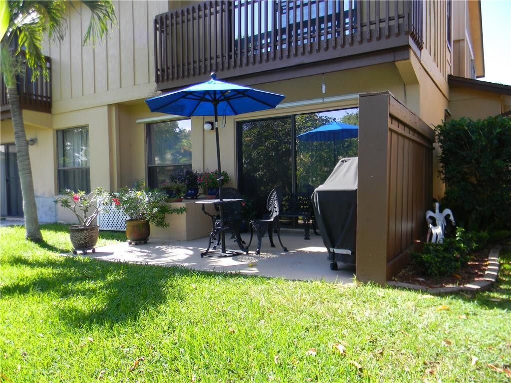 PARKWOOD CONDO - Residential