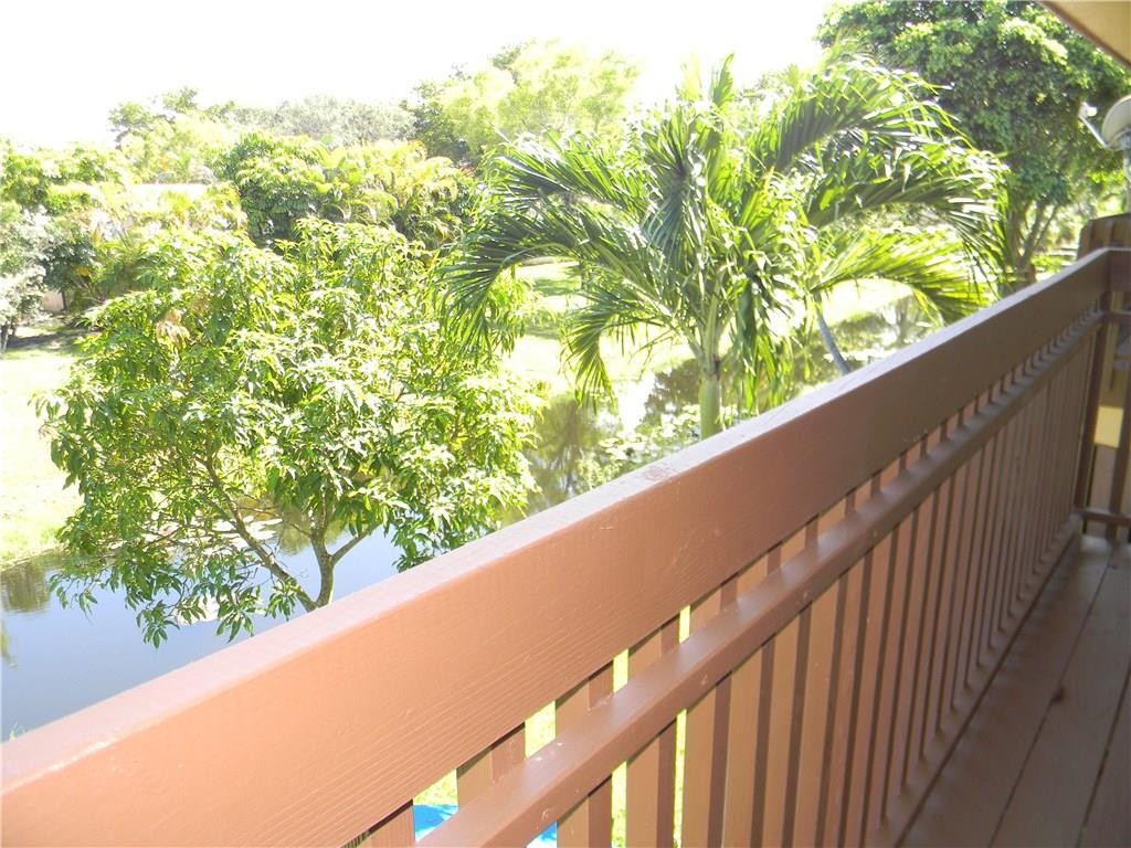 PARKWOOD CONDO - Residential