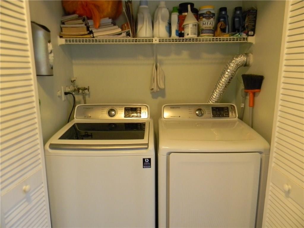 PARKWOOD CONDO - Residential