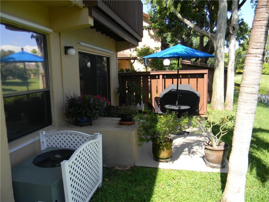 PARKWOOD CONDO - Residential