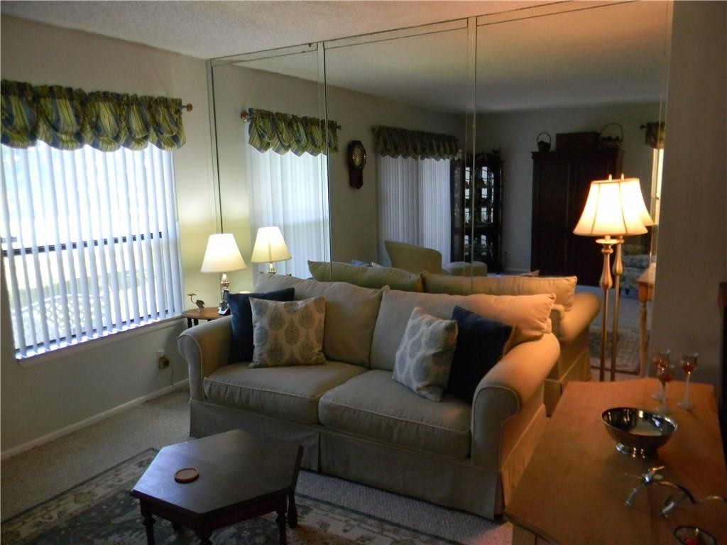 PARKWOOD CONDO - Residential