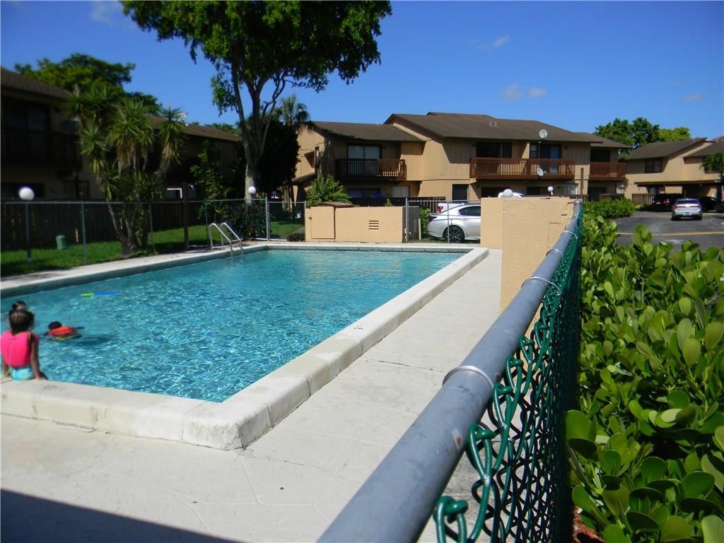 PARKWOOD CONDO - Residential