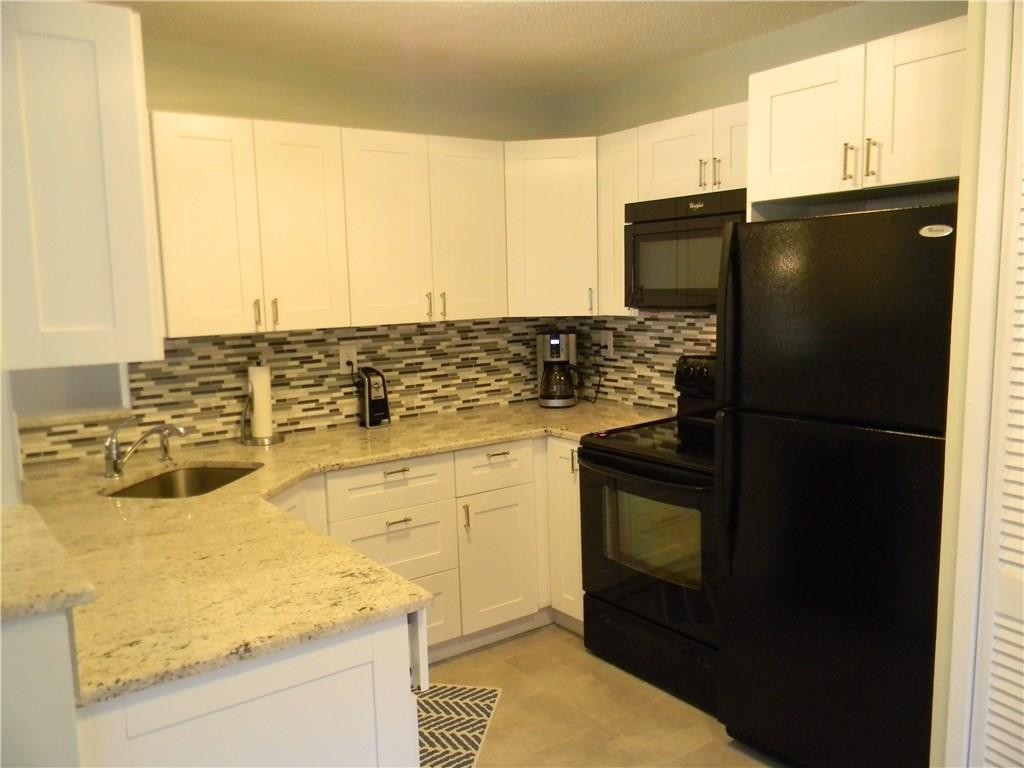 PARKWOOD CONDO - Residential