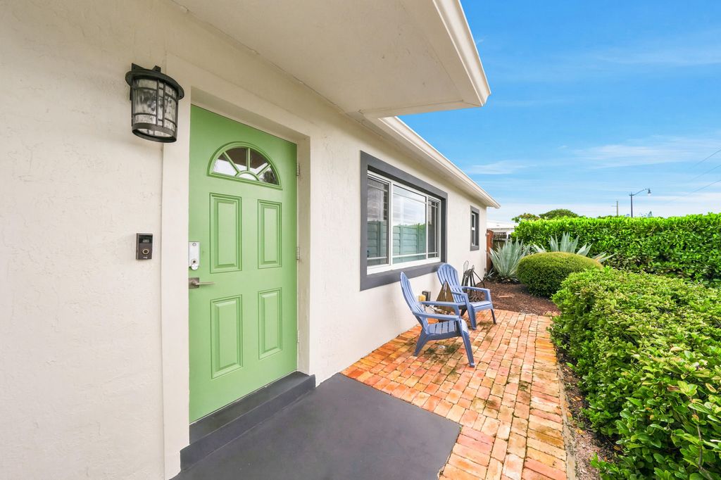 Photo of 3140 NE 12th Avenue, Pompano Beach, FL 33064 (MLS # B26046297)