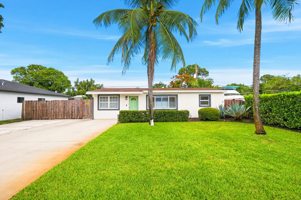 Photo of 3140 NE 12th Avenue, Pompano Beach, FL 33064 (MLS # B26046297)