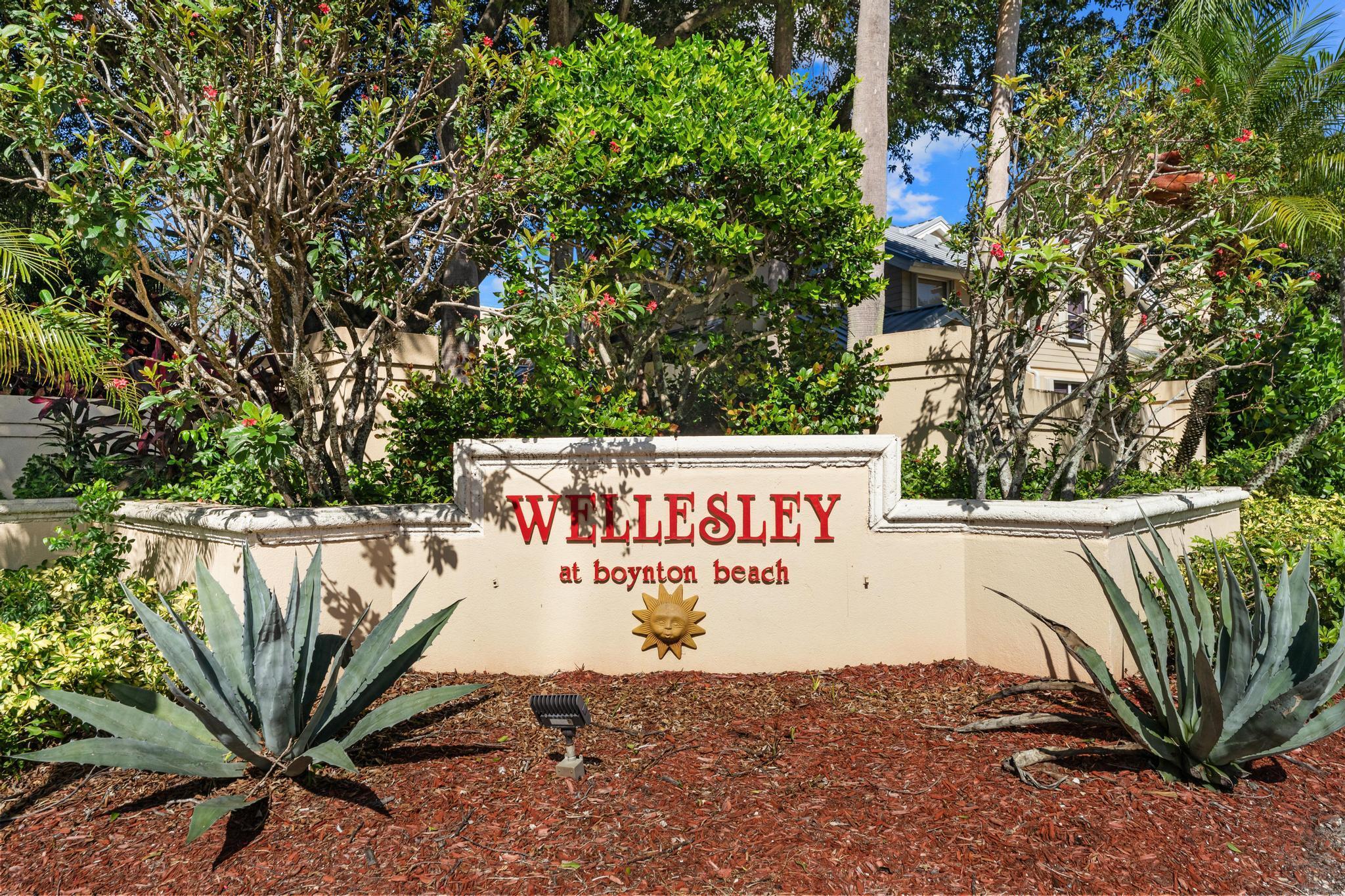 WELLESLEY AT BOYNTON BEAC - Residential