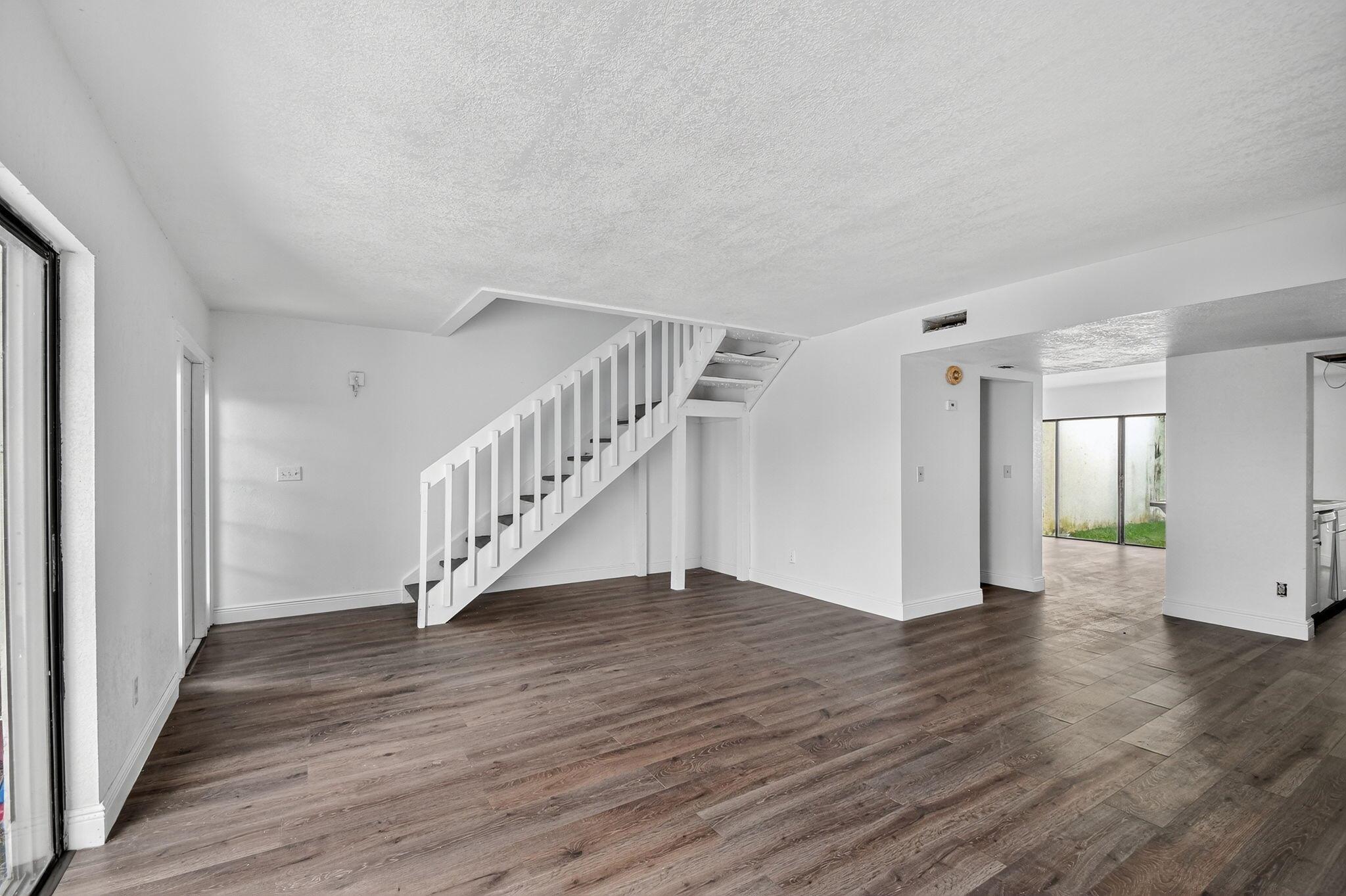 SOUTH SHORE 4 OF WELLINGT - Residential Lease