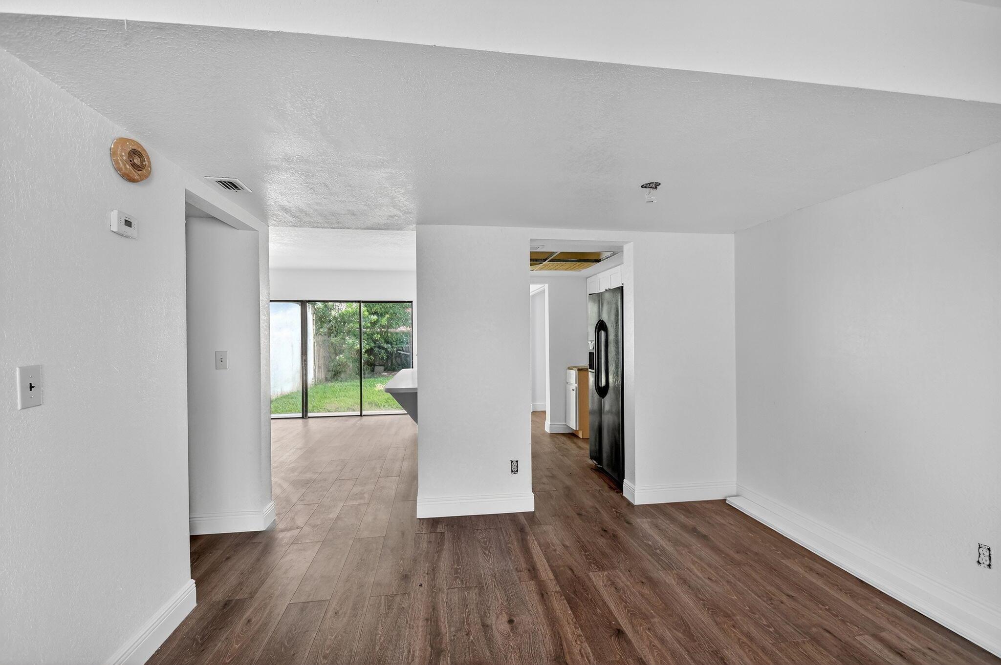 SOUTH SHORE 4 OF WELLINGT - Residential Lease