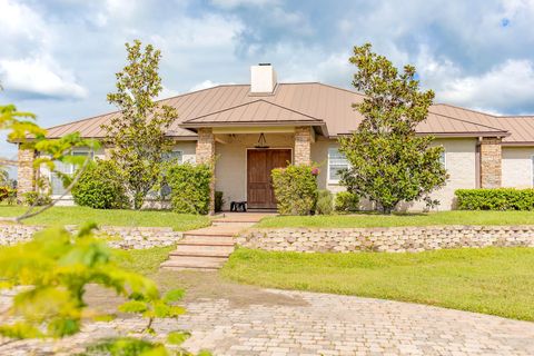 A home in Okeechobee