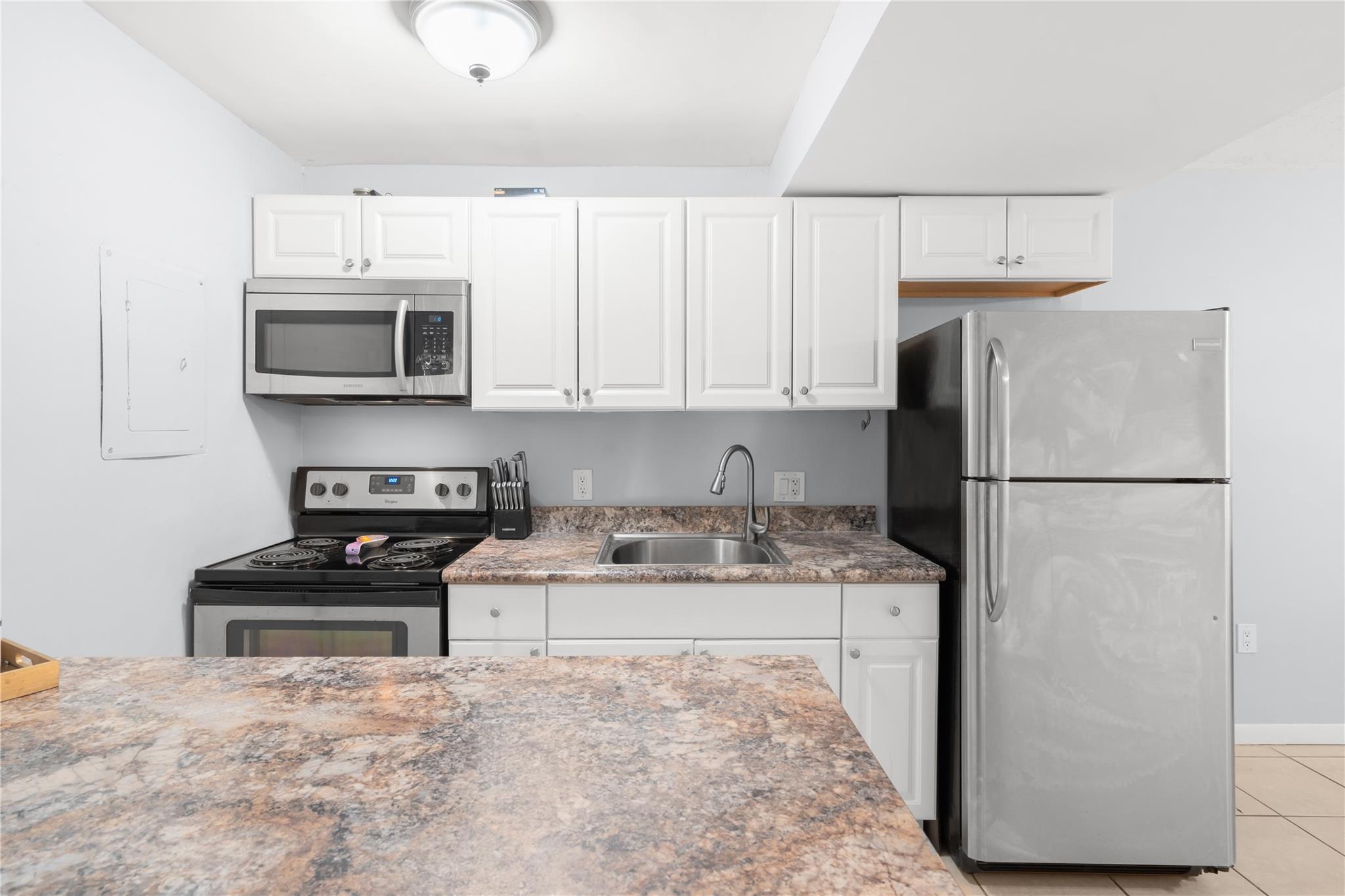 1681 NW 70th Ave 302, Plantation, FL, 33313/$160,000 4 1681 NW 70th Ave 302