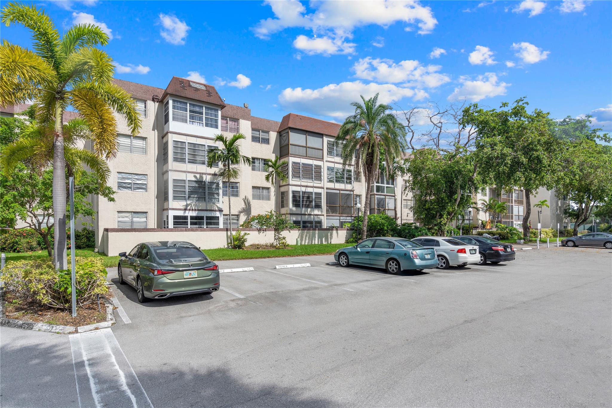 1681 NW 70th Ave 302, Plantation, FL, 33313/$160,000 1 1681 NW 70th Ave 302