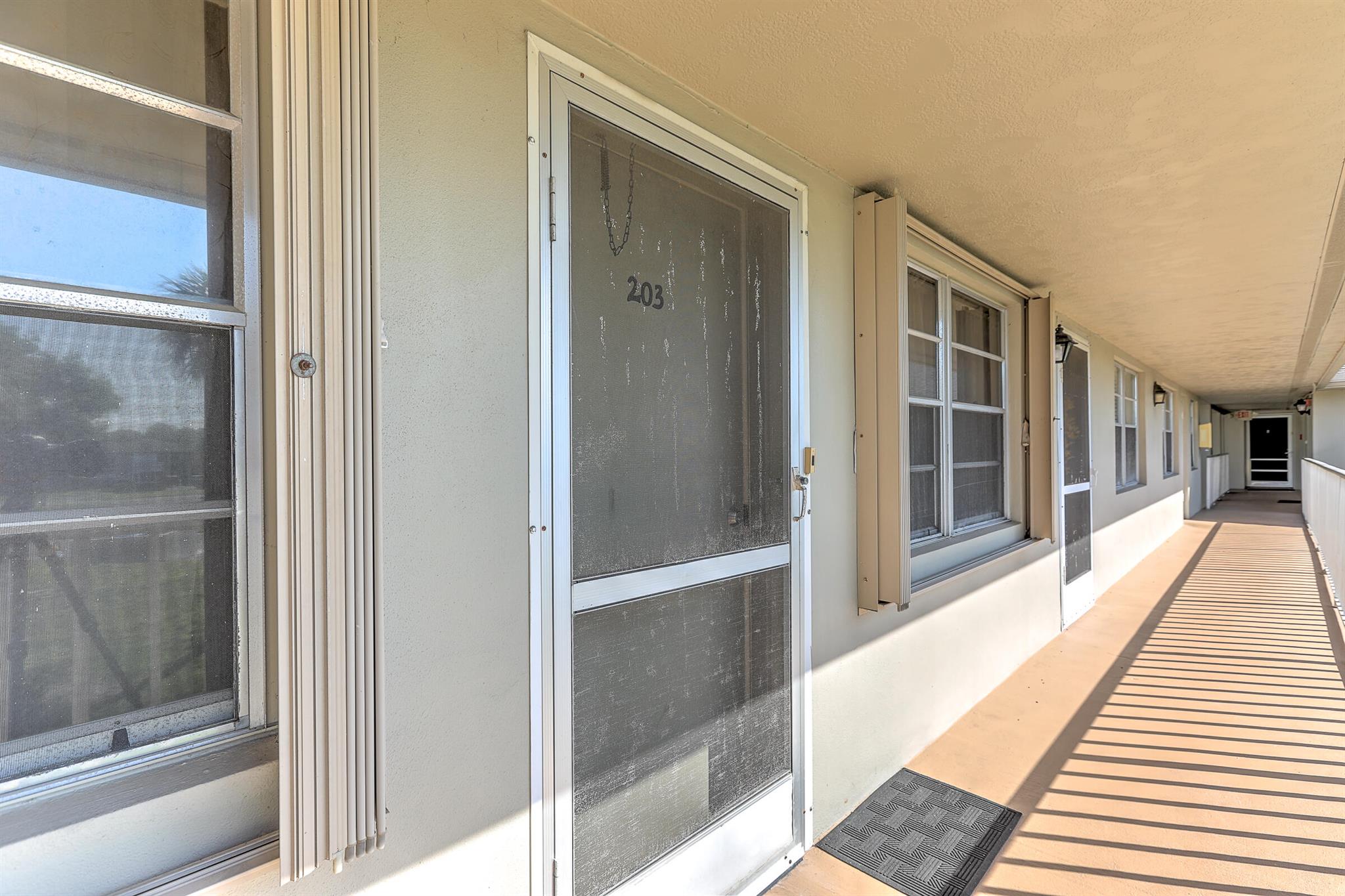 25 Lake Vista Trail 203