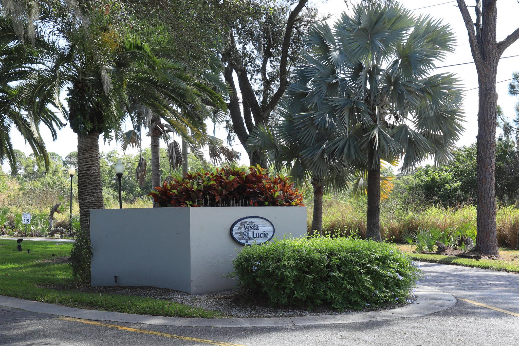25 Lake Vista Trail 203