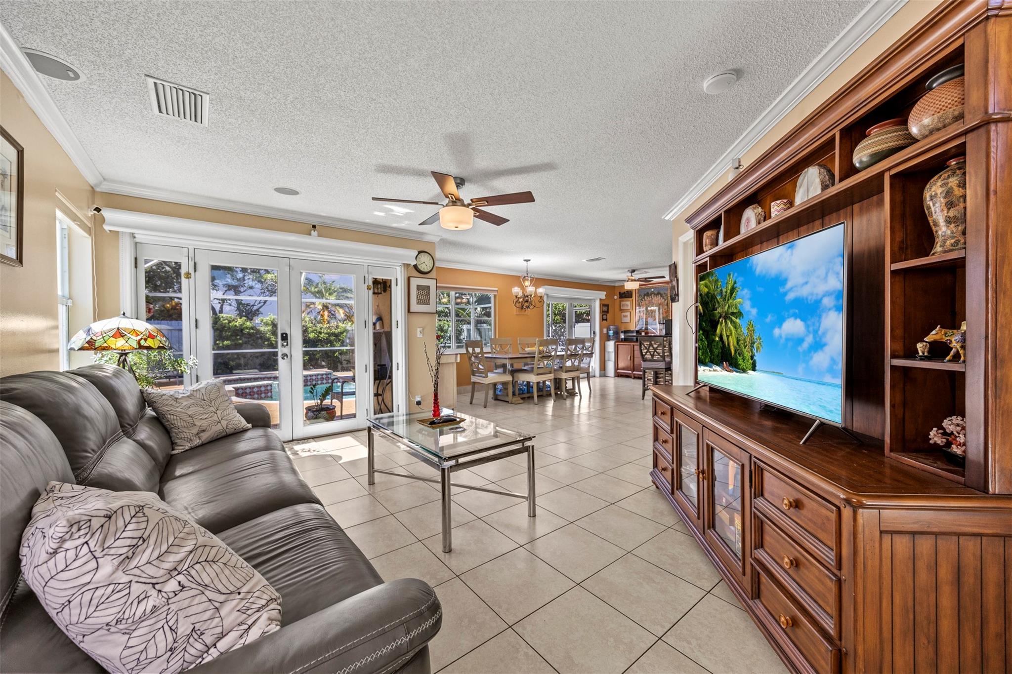 Lyons West 137-40 B - Residential