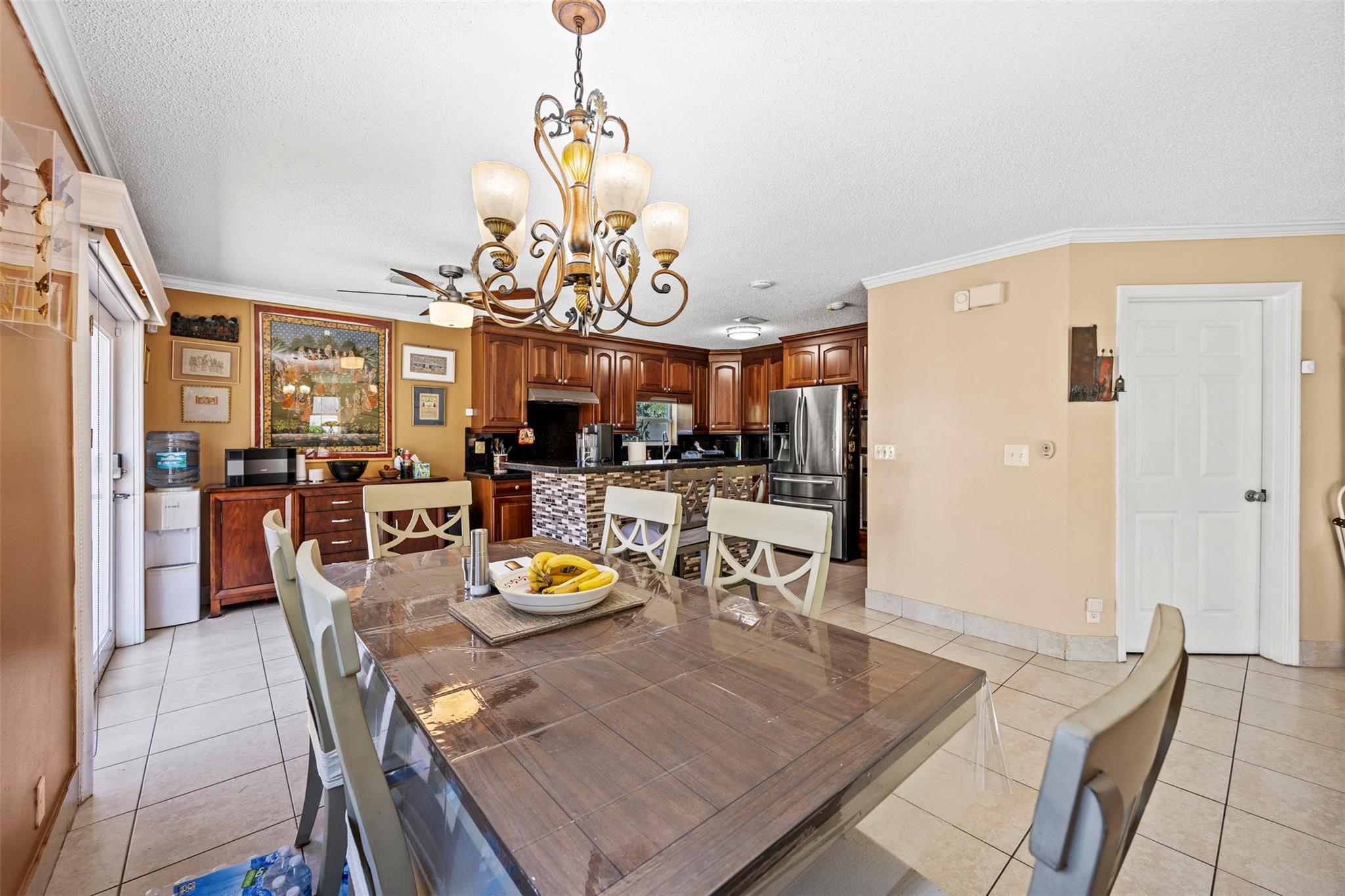 Lyons West 137-40 B - Residential