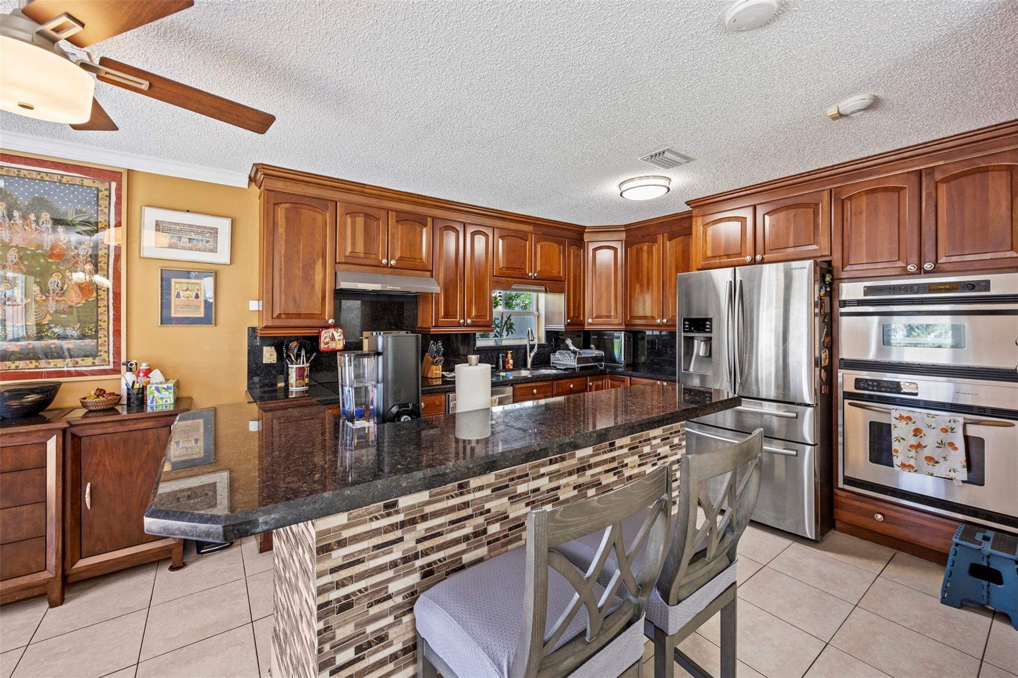Lyons West 137-40 B - Residential