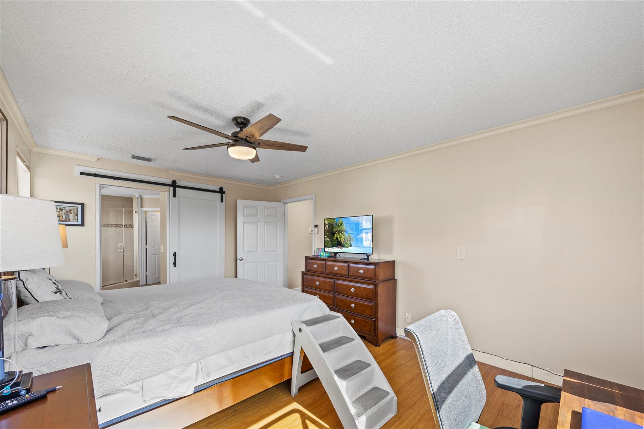 Lyons West 137-40 B - Residential