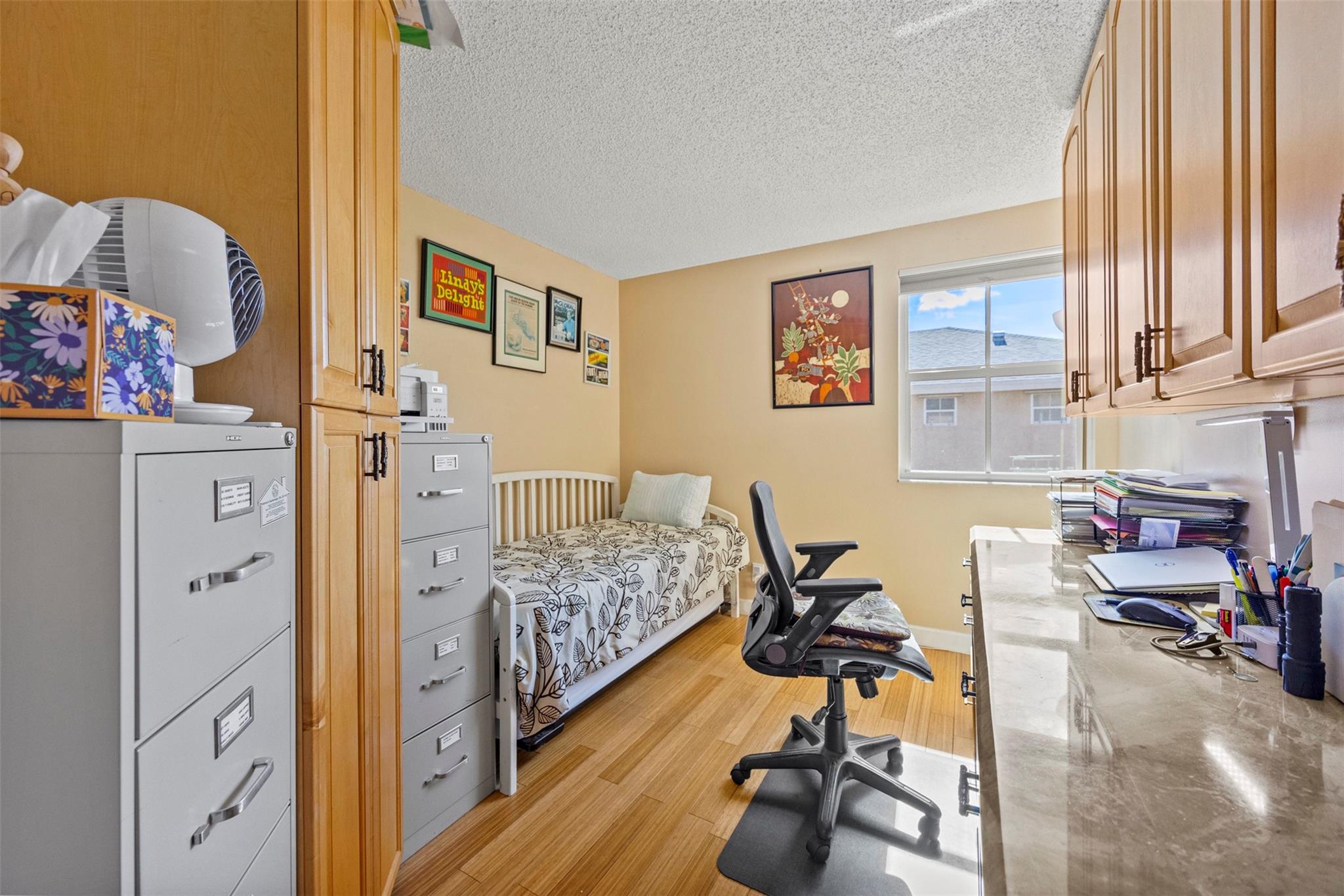 Lyons West 137-40 B - Residential