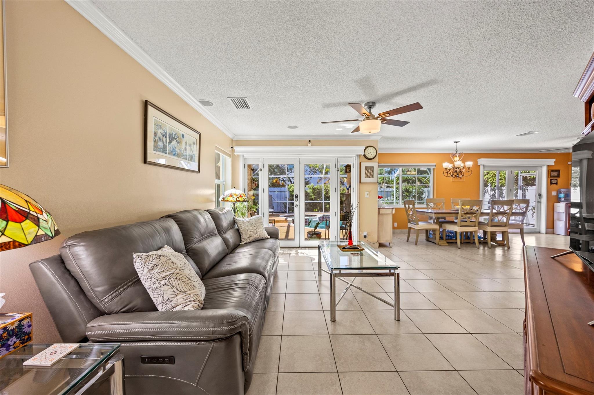 Lyons West 137-40 B - Residential
