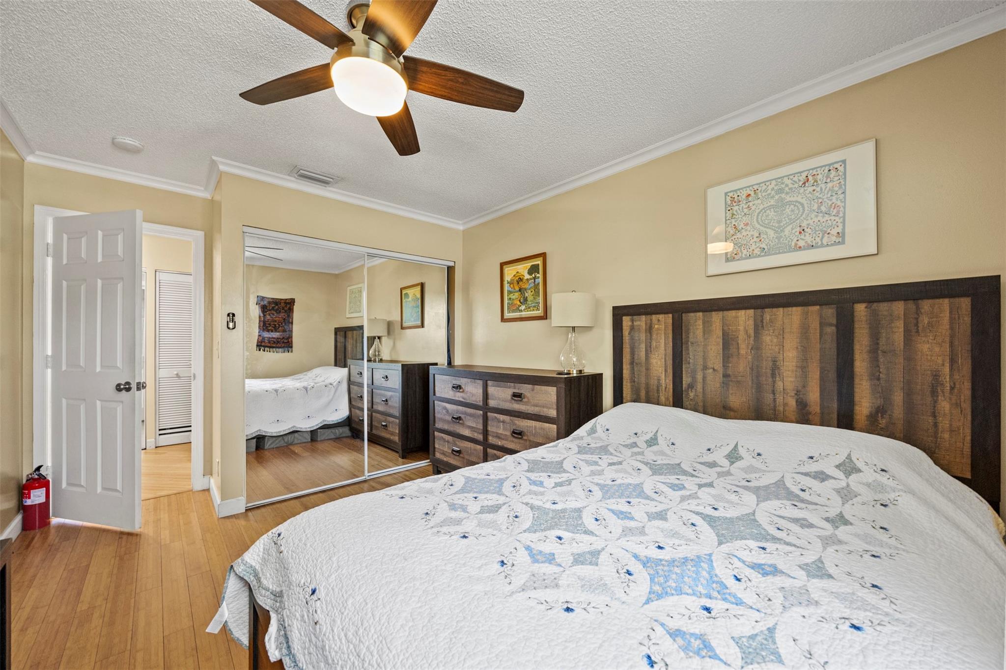 Lyons West 137-40 B - Residential
