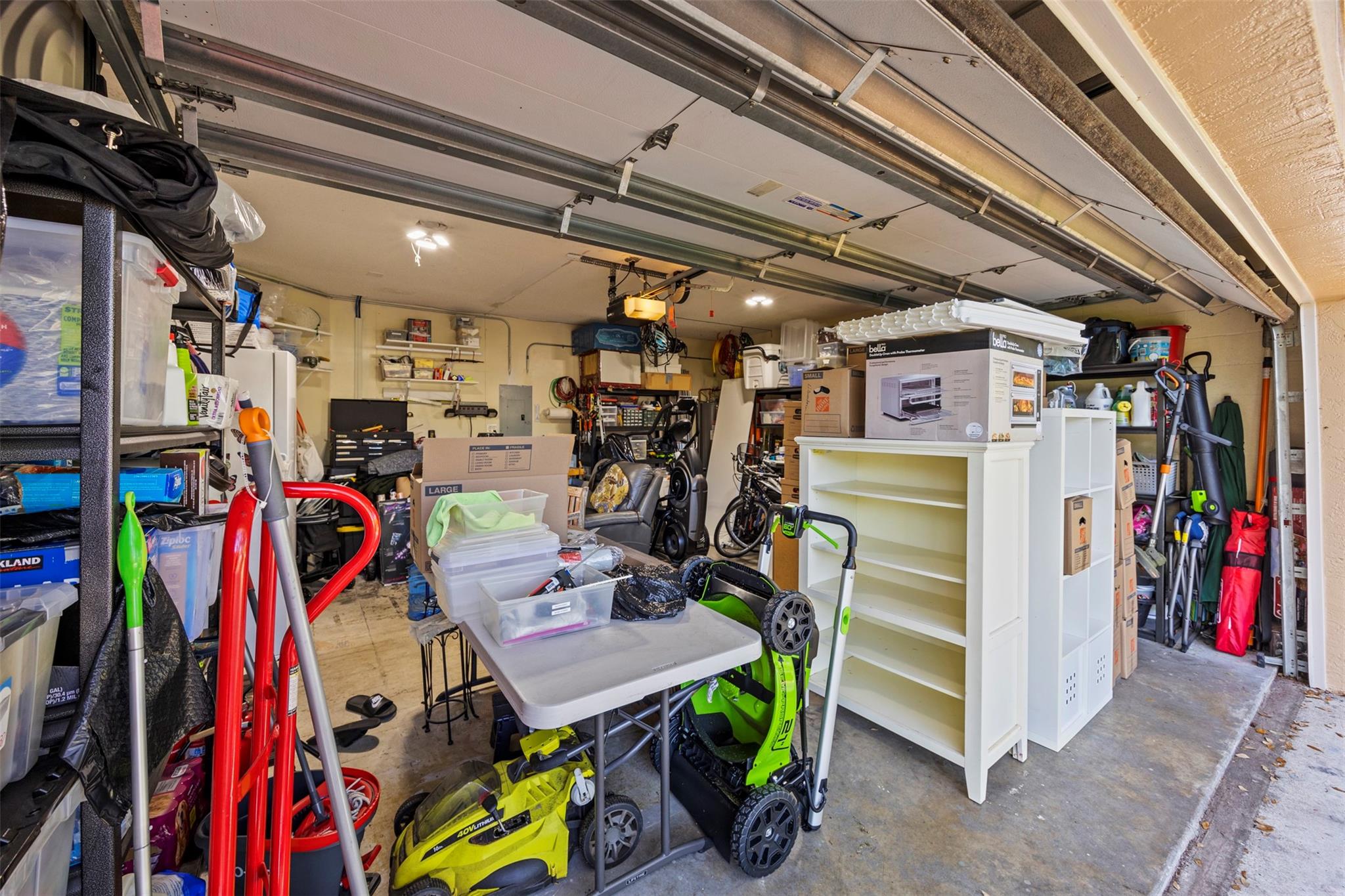 Lyons West 137-40 B - Residential