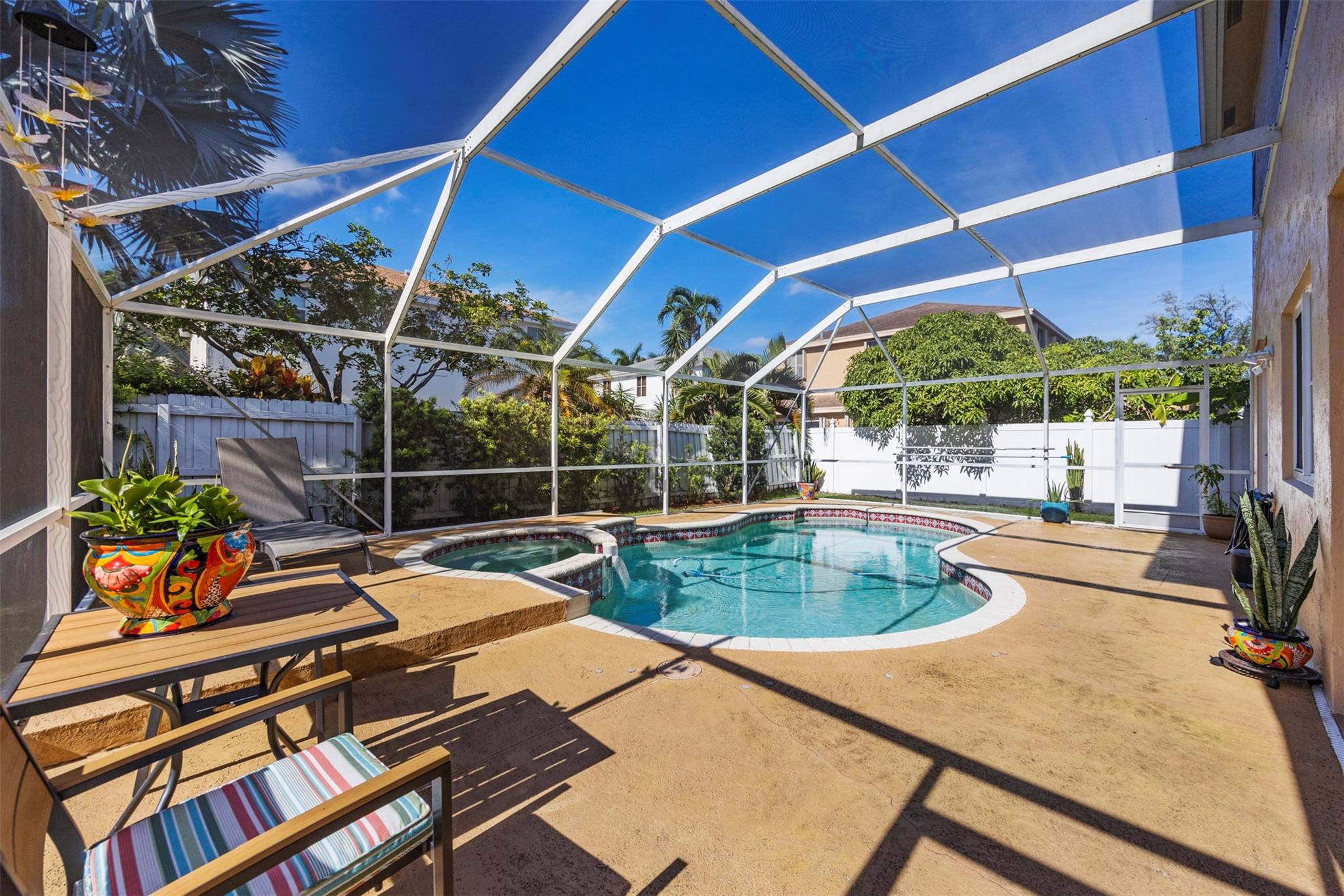 Lyons West 137-40 B - Residential