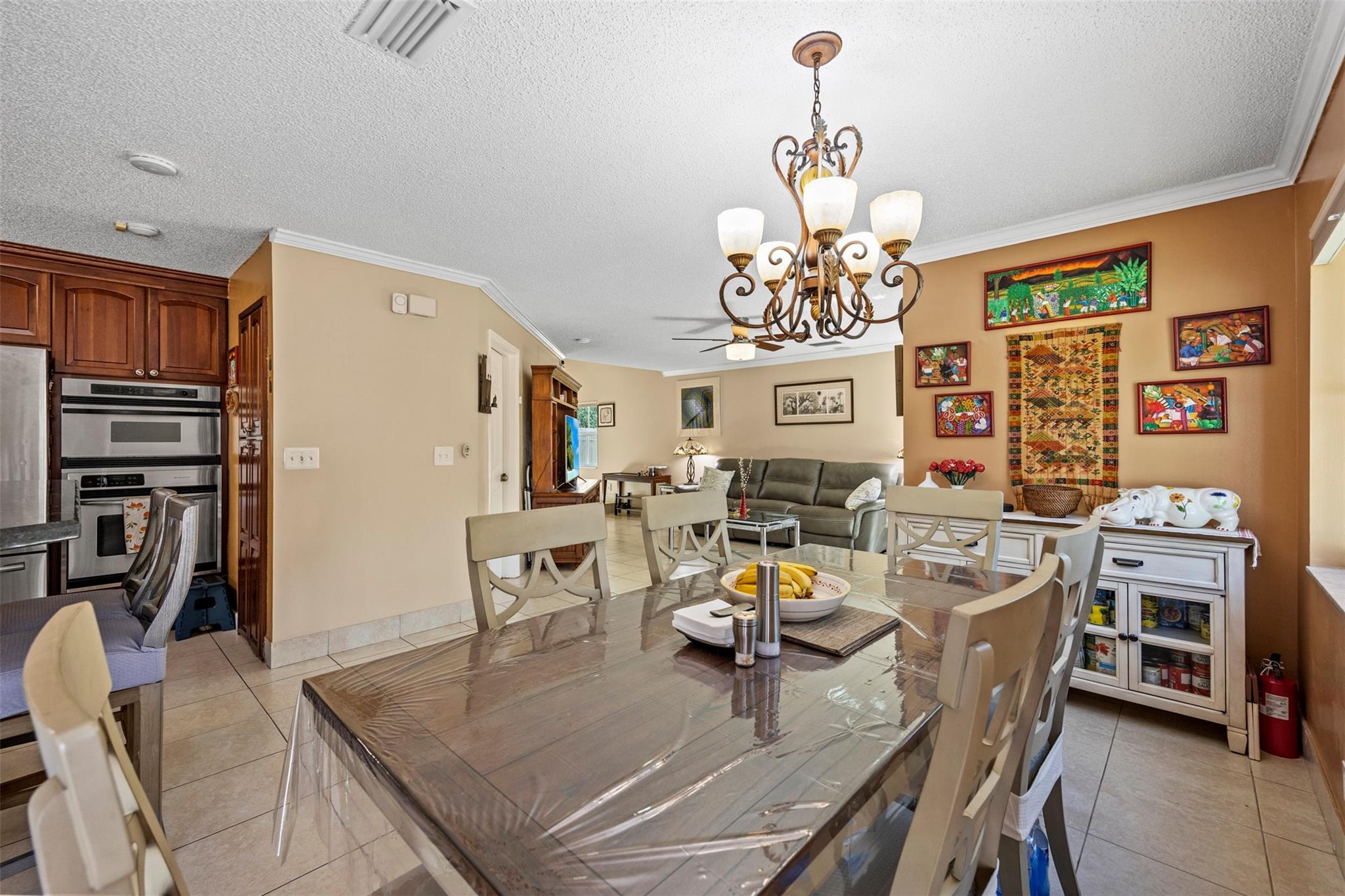 Lyons West 137-40 B - Residential