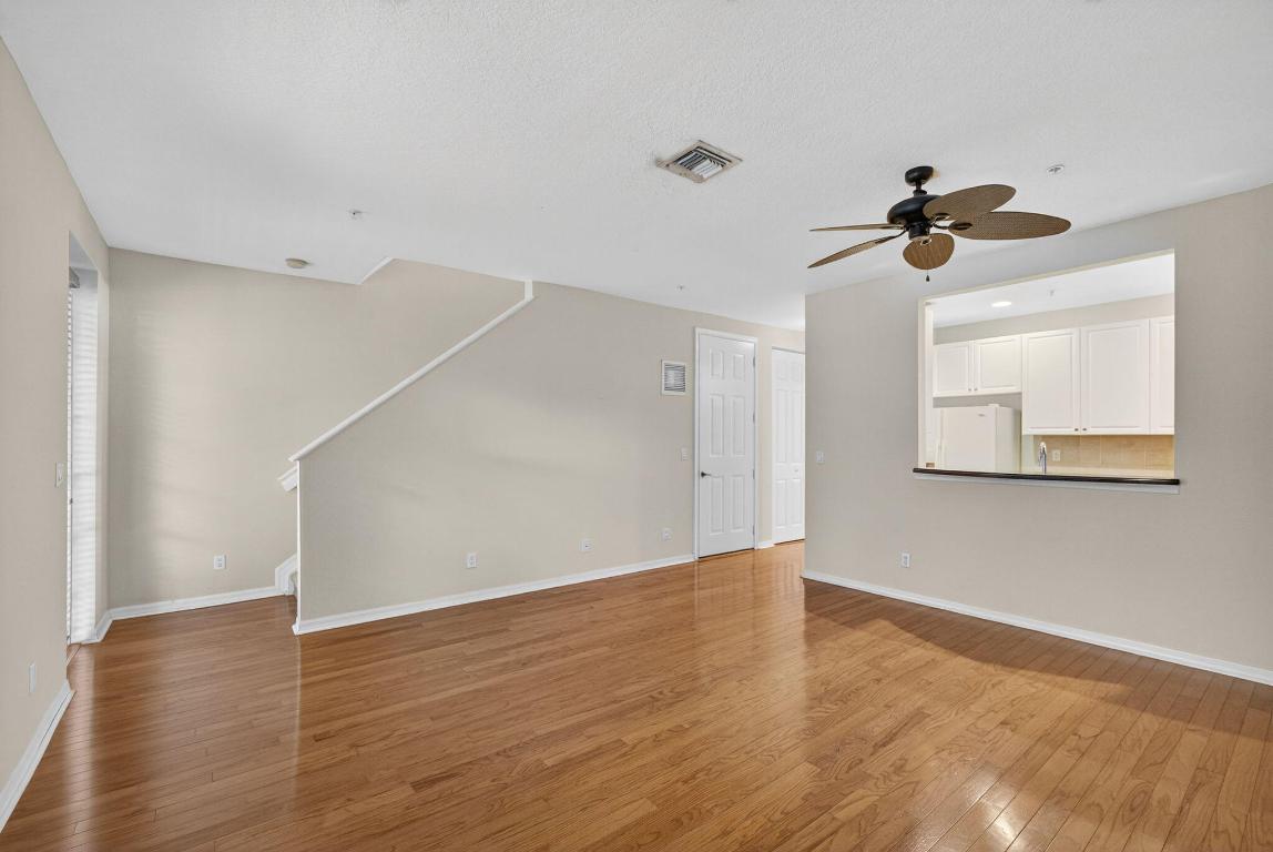 1562 Grande Cull Way