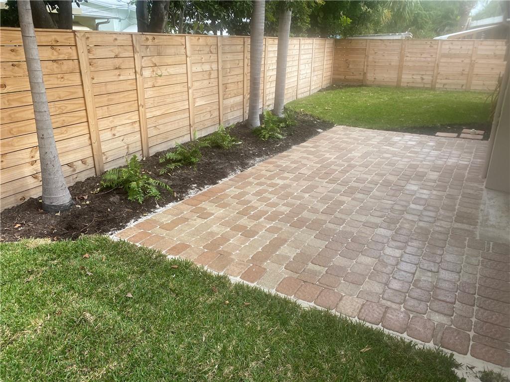 CRESTHAVEN - Residential