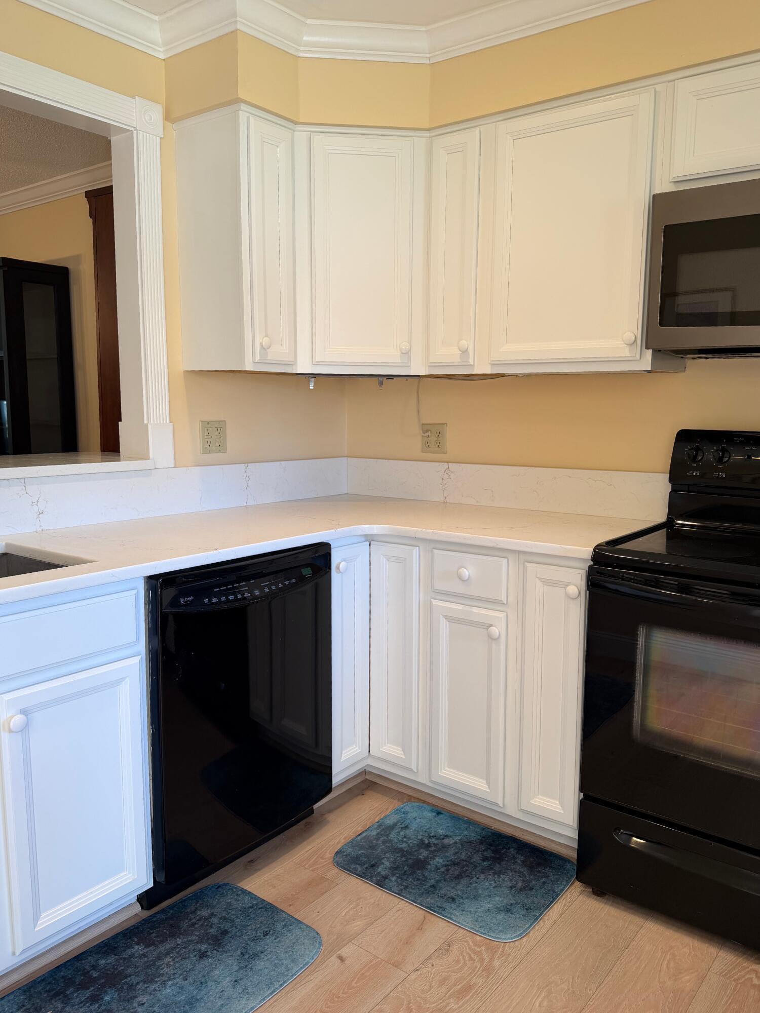 1234 S Lakes End Drive Apt B