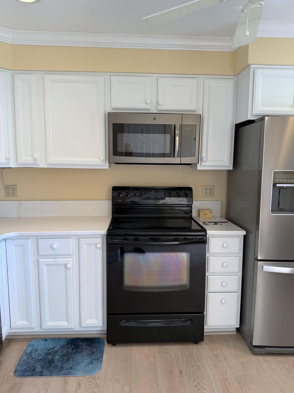 Photo of 1234 S Lakes End Drive #Apt B, Fort Pierce, FL 34982 (MLS # R11166297)