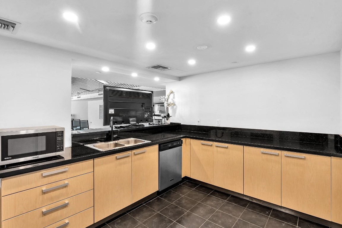 THE ATRIUM AT AVENTURA CO - Residential