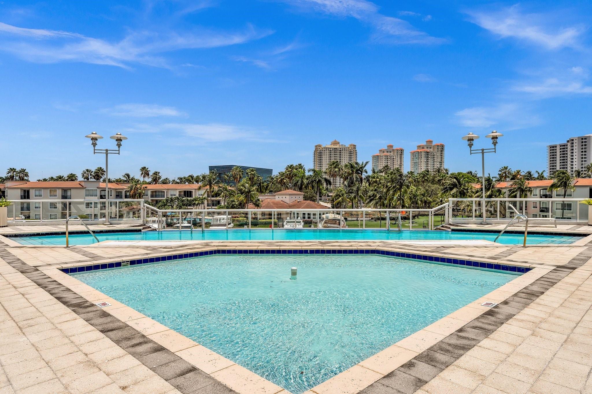 THE ATRIUM AT AVENTURA CO - Residential