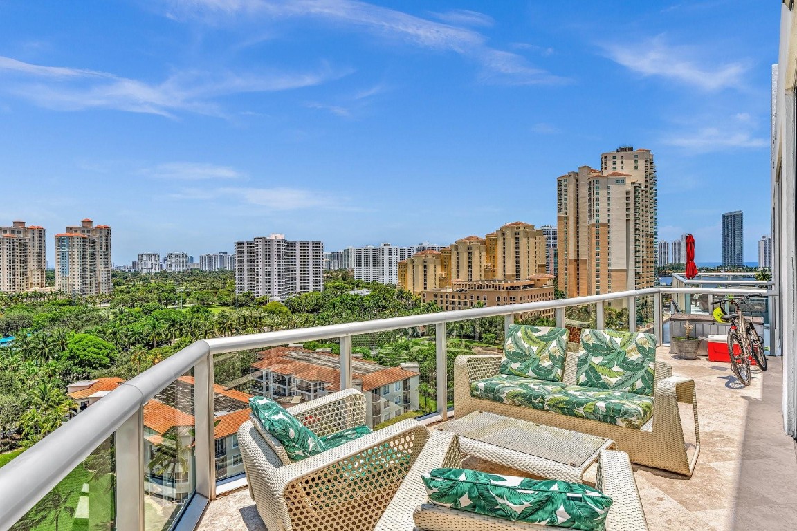 THE ATRIUM AT AVENTURA CO - Residential