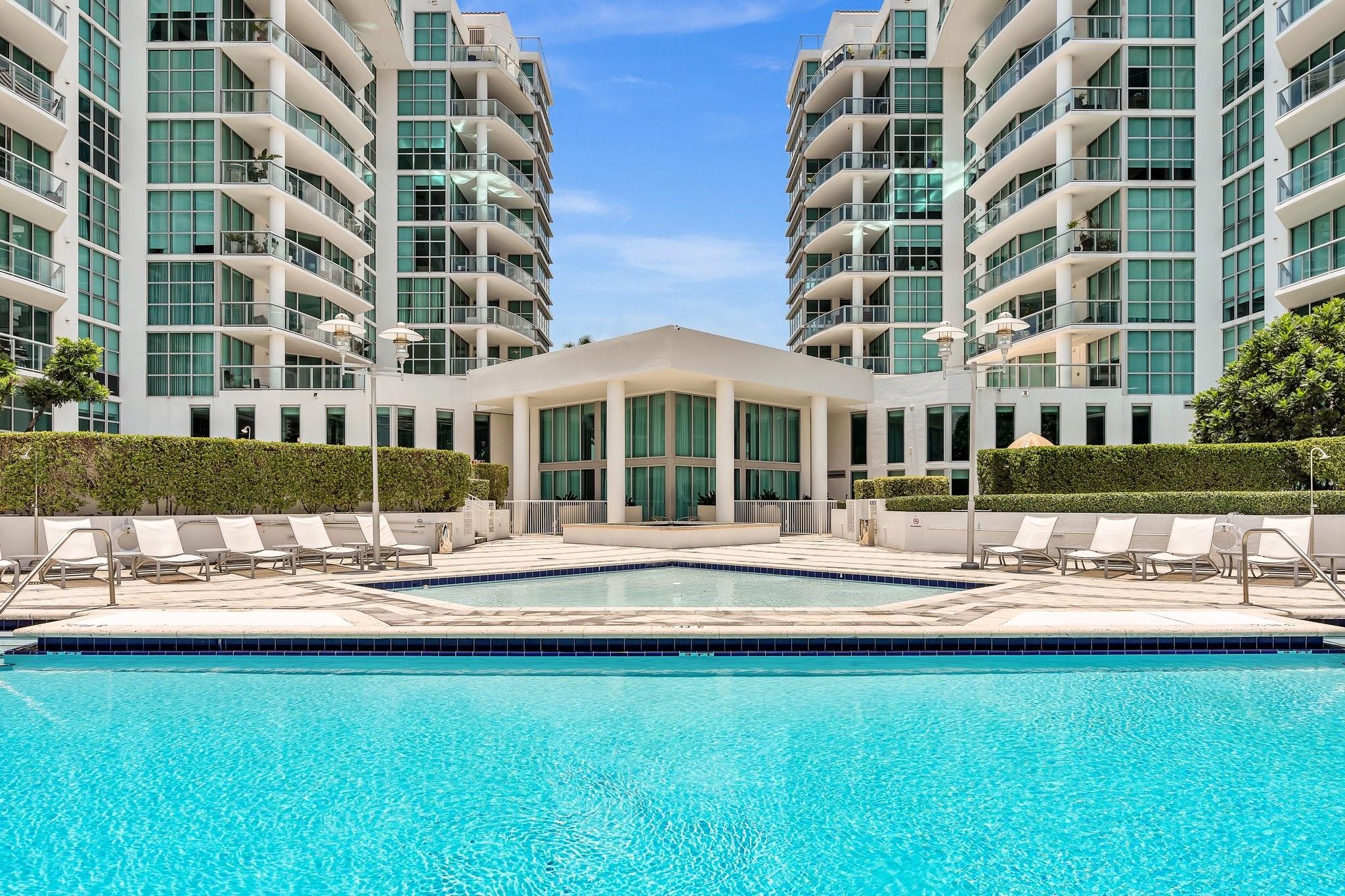 THE ATRIUM AT AVENTURA CO - Residential