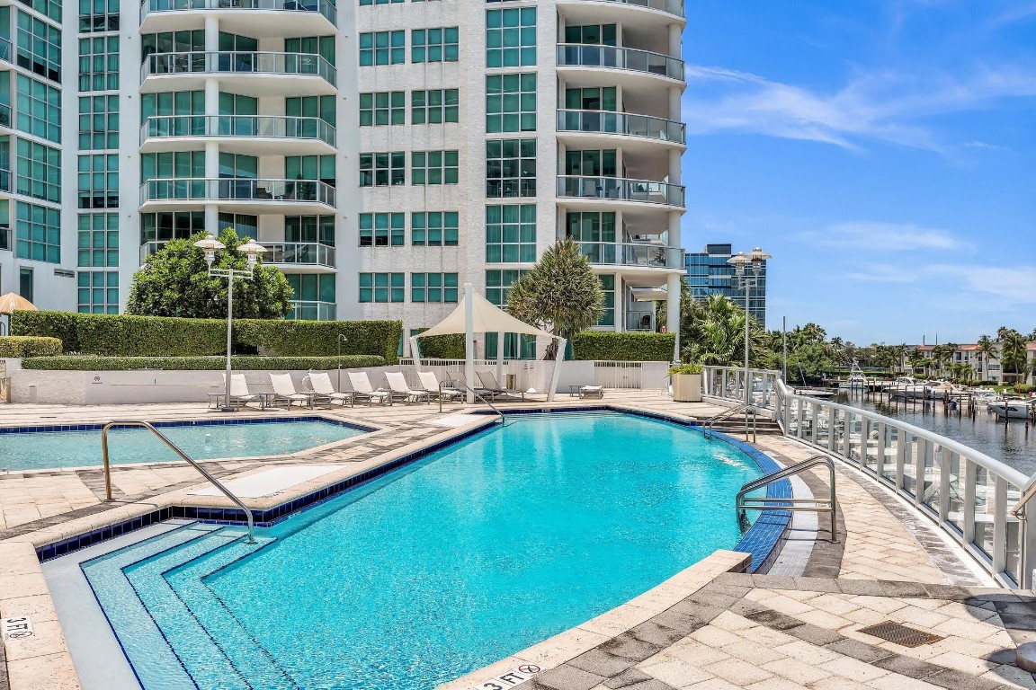 THE ATRIUM AT AVENTURA CO - Residential