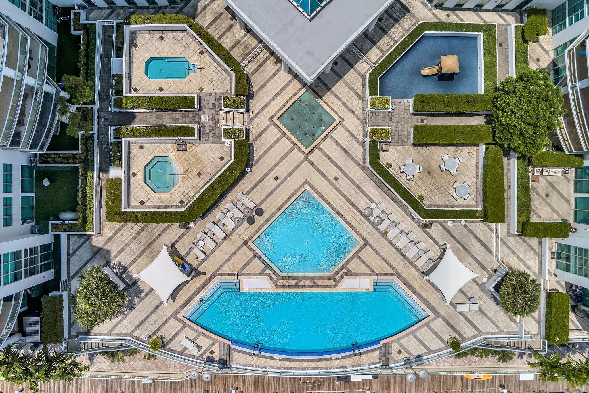 THE ATRIUM AT AVENTURA CO - Residential