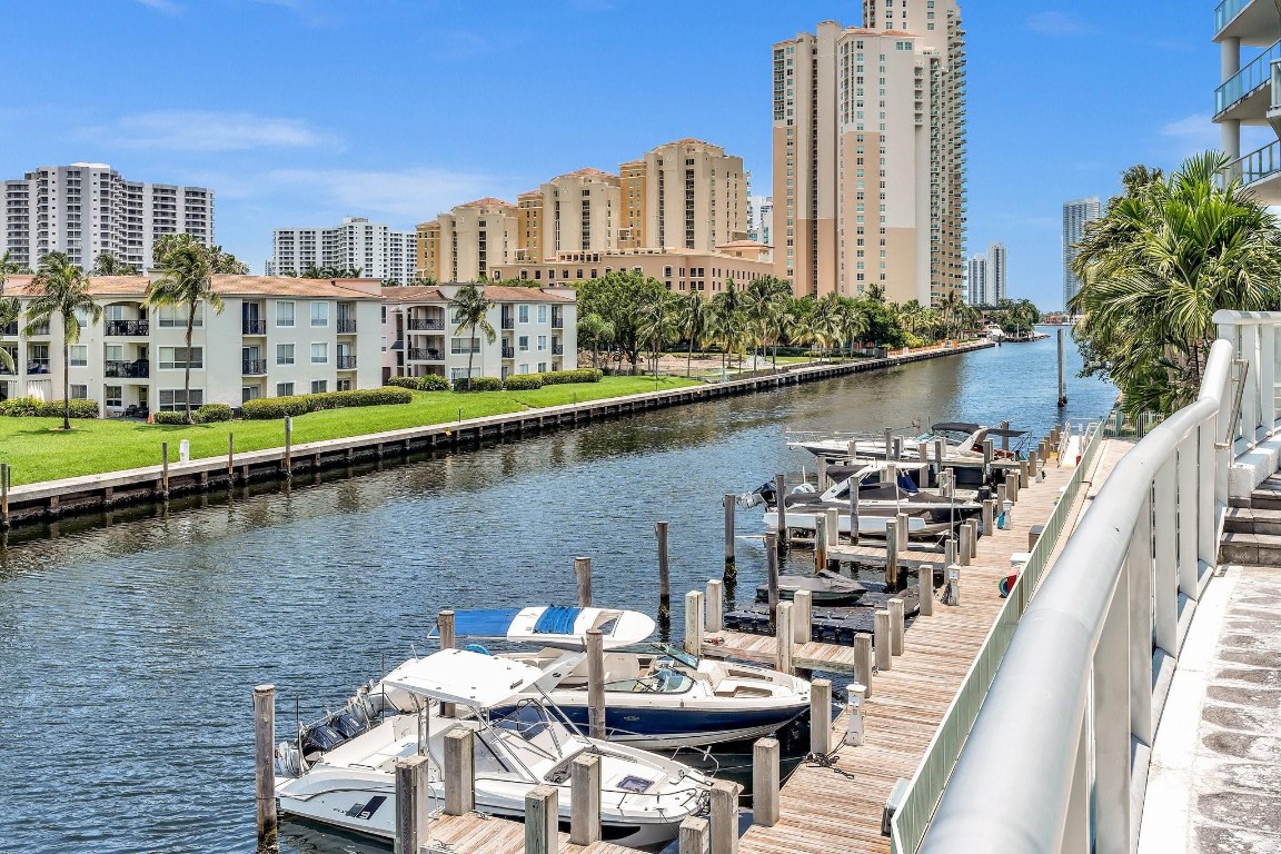 THE ATRIUM AT AVENTURA CO - Residential