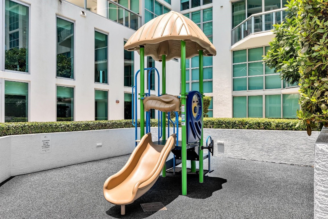 THE ATRIUM AT AVENTURA CO - Residential
