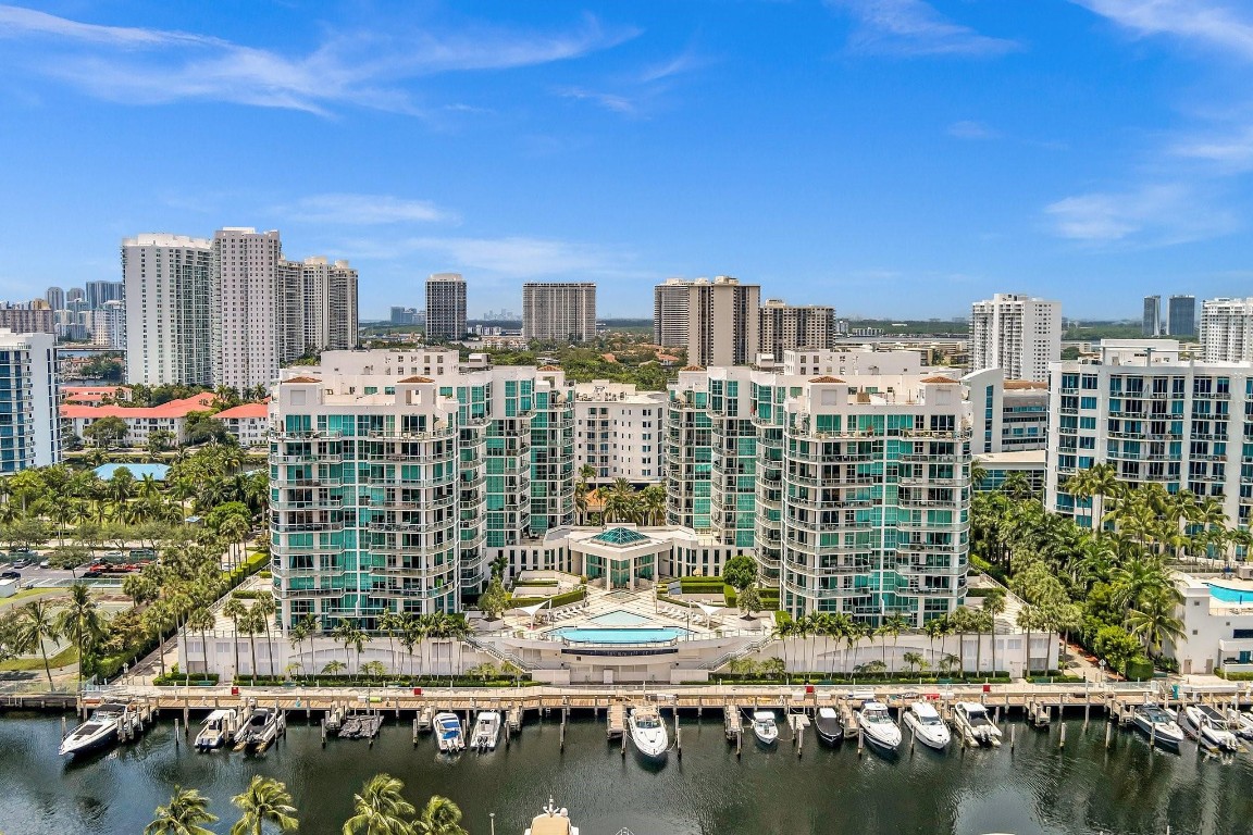 THE ATRIUM AT AVENTURA CO - Residential