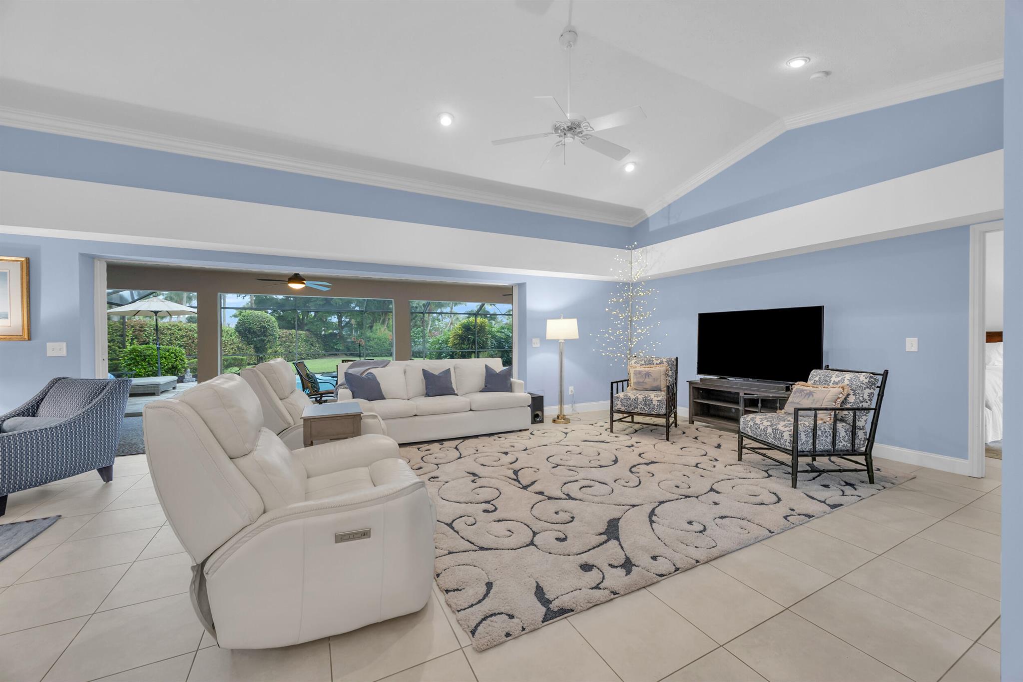 GOVERNORS LANDING - Residential