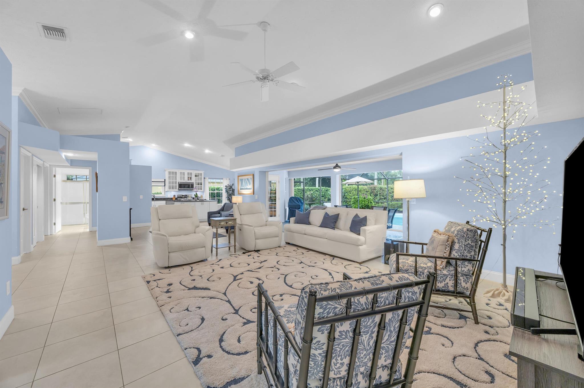 GOVERNORS LANDING - Residential