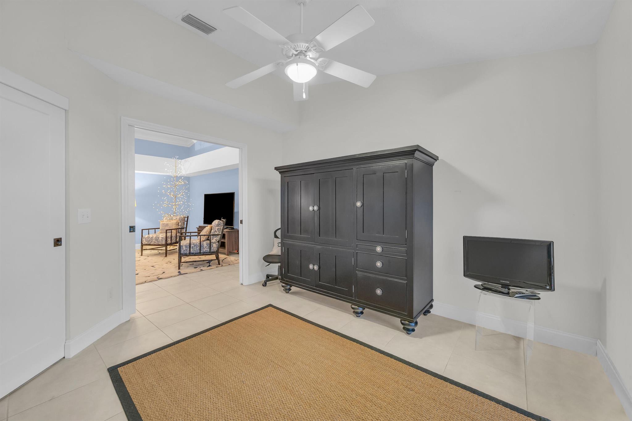 GOVERNORS LANDING - Residential