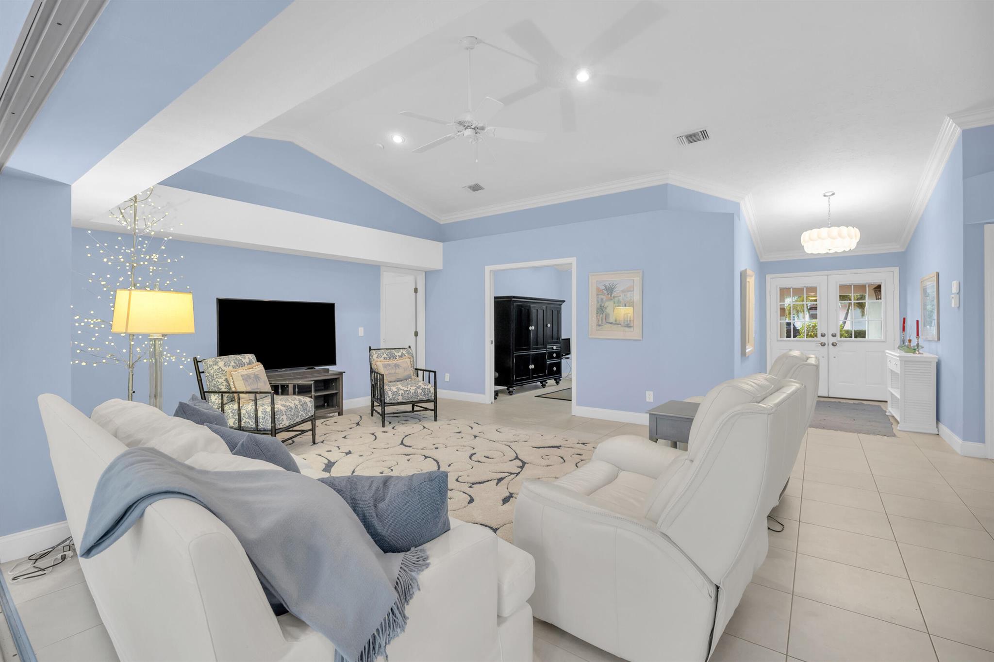GOVERNORS LANDING - Residential