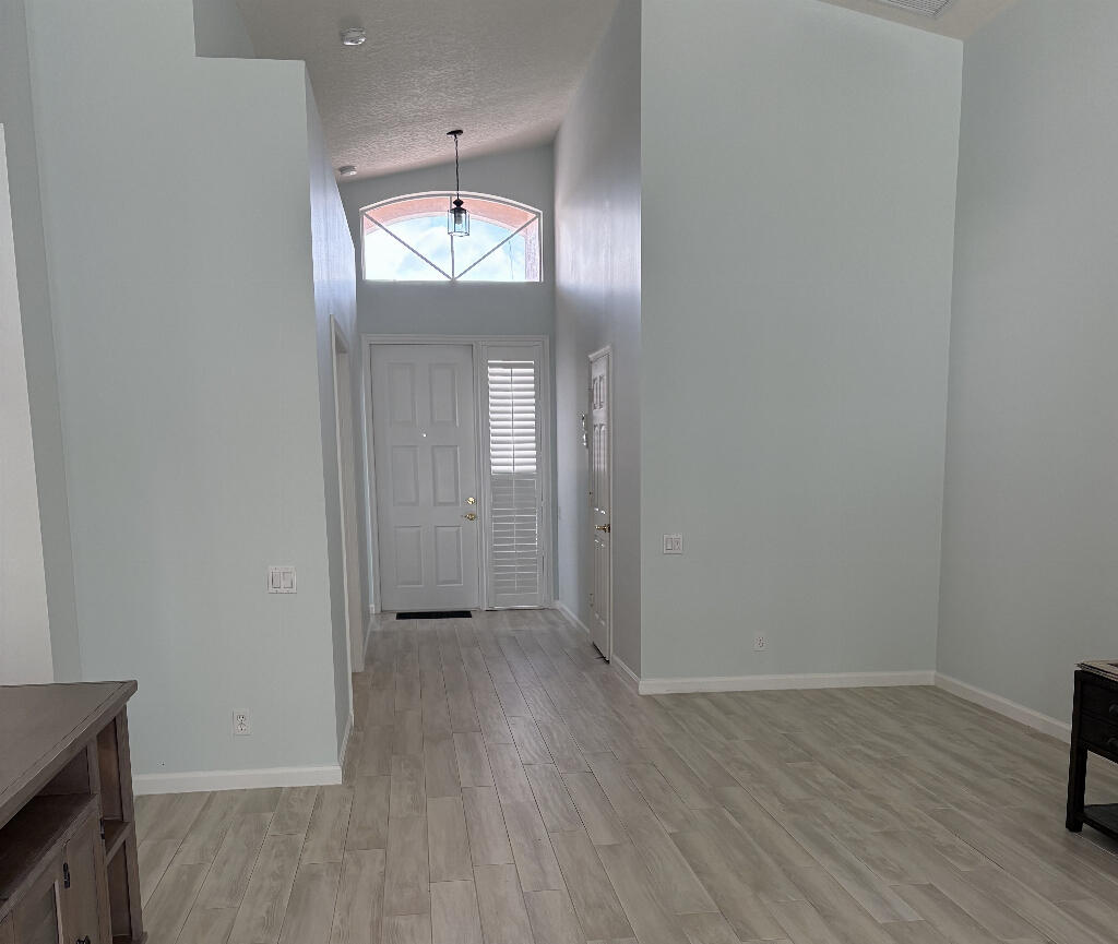 172 NW LAWTON Road