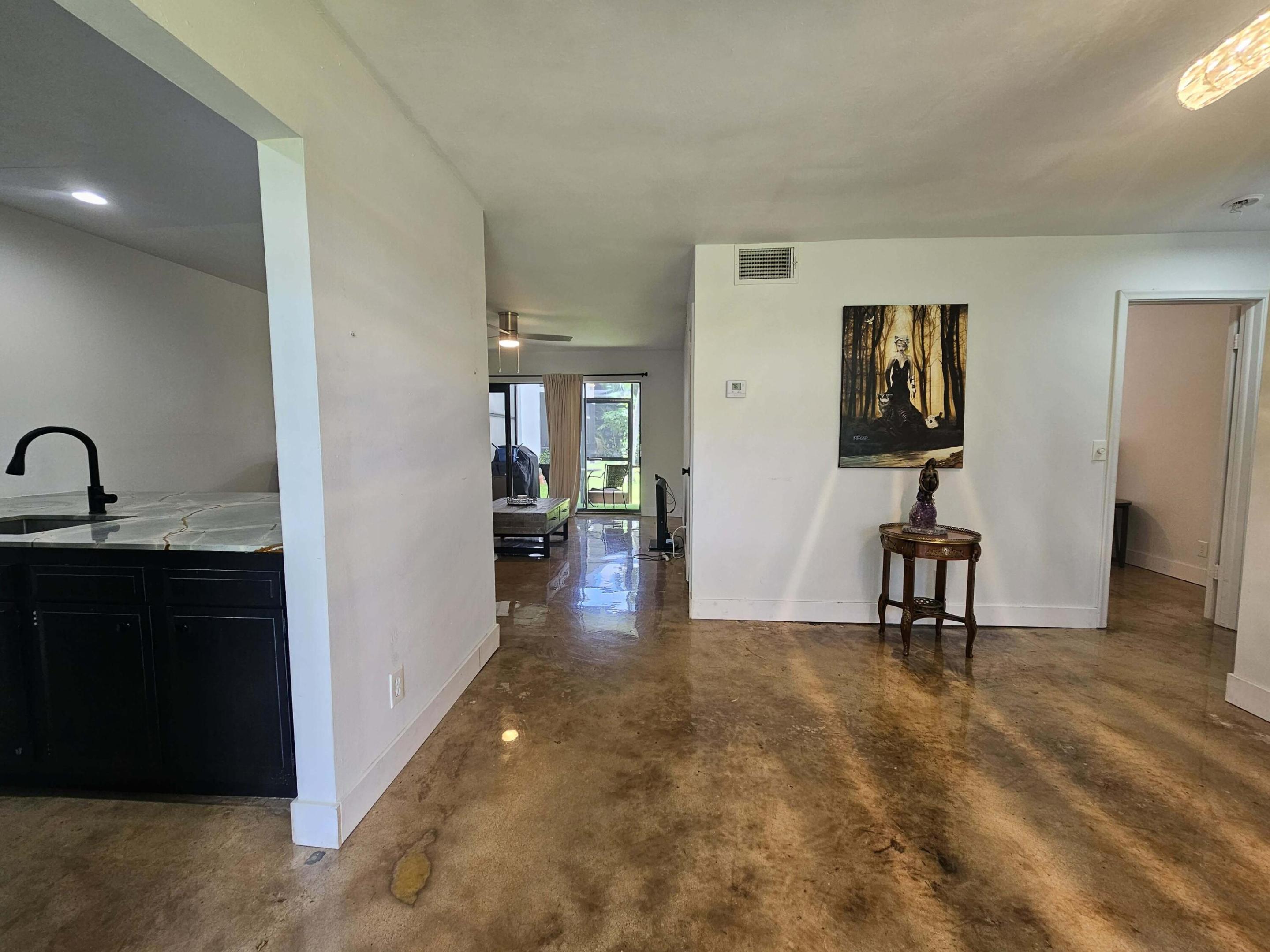 CENTRE HILL COURTS CONDO - Residential