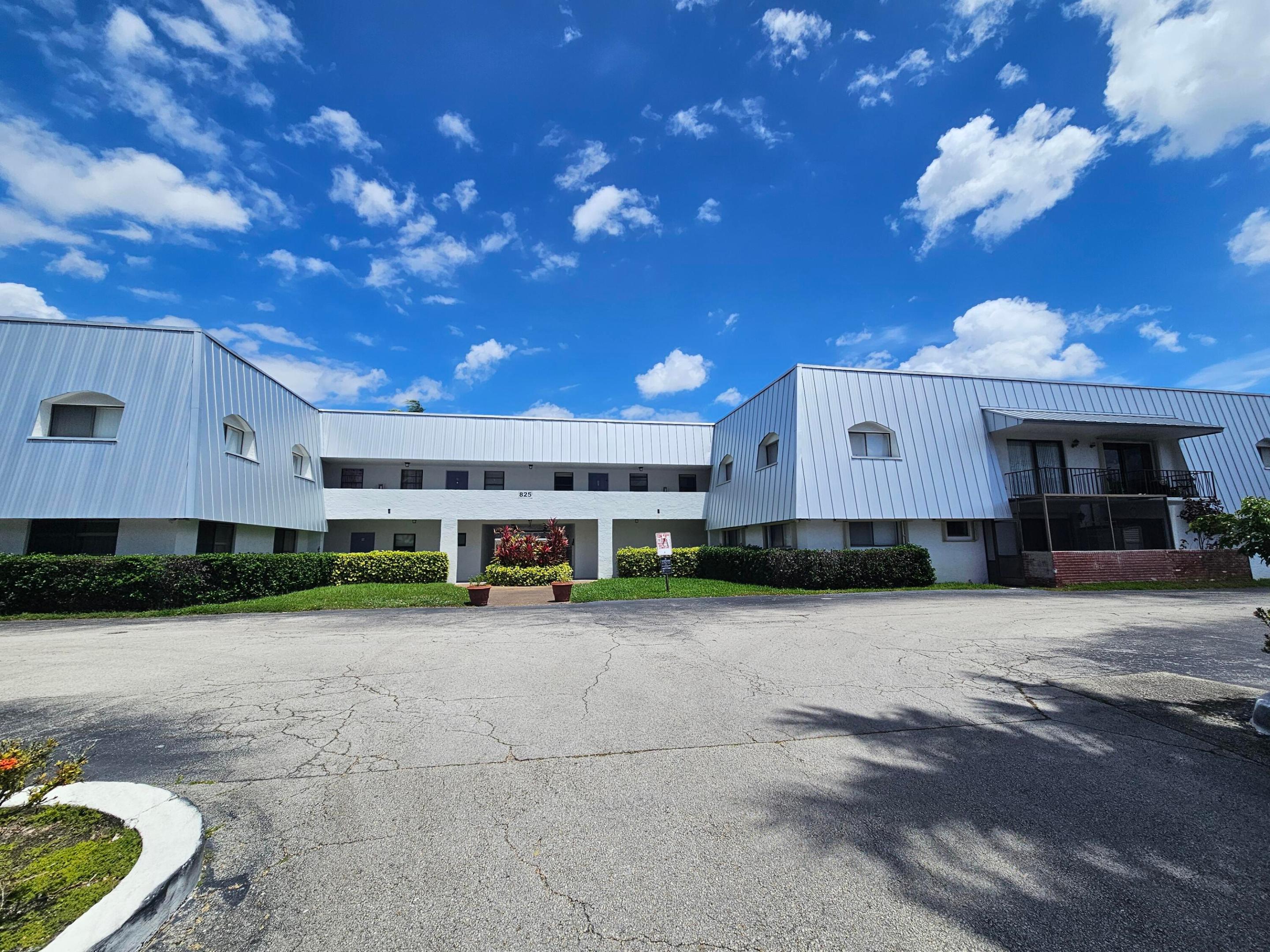 CENTRE HILL COURTS CONDO - Residential