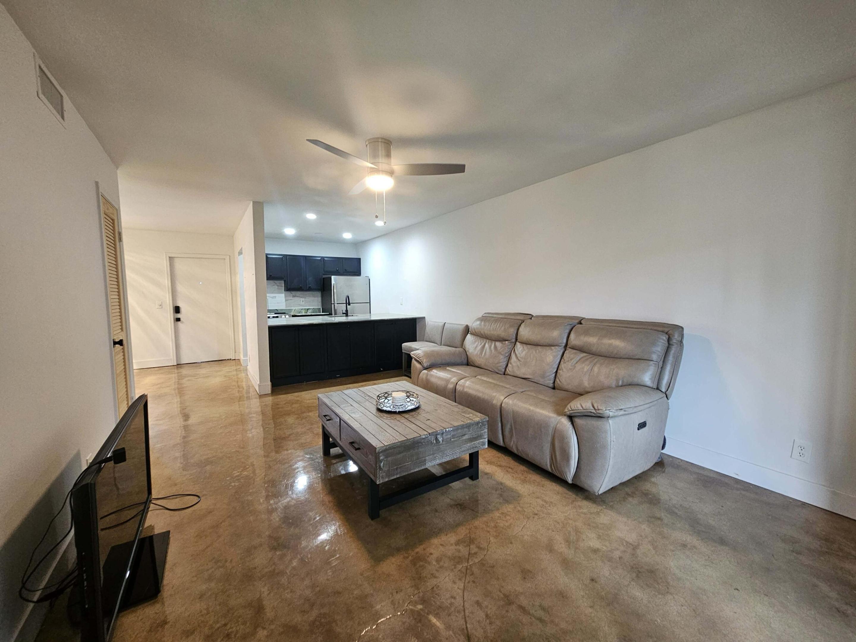 CENTRE HILL COURTS CONDO - Residential