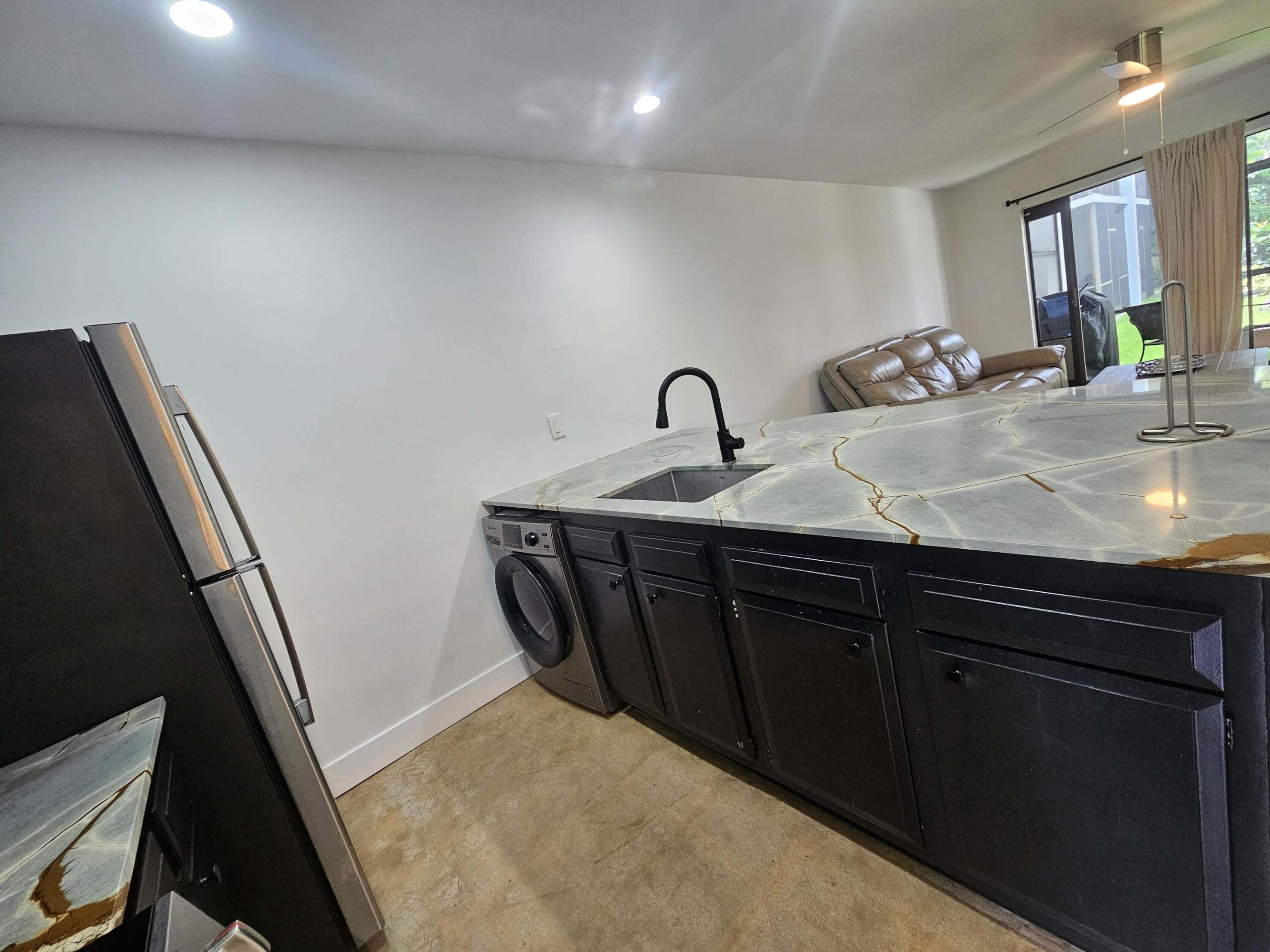 CENTRE HILL COURTS CONDO - Residential