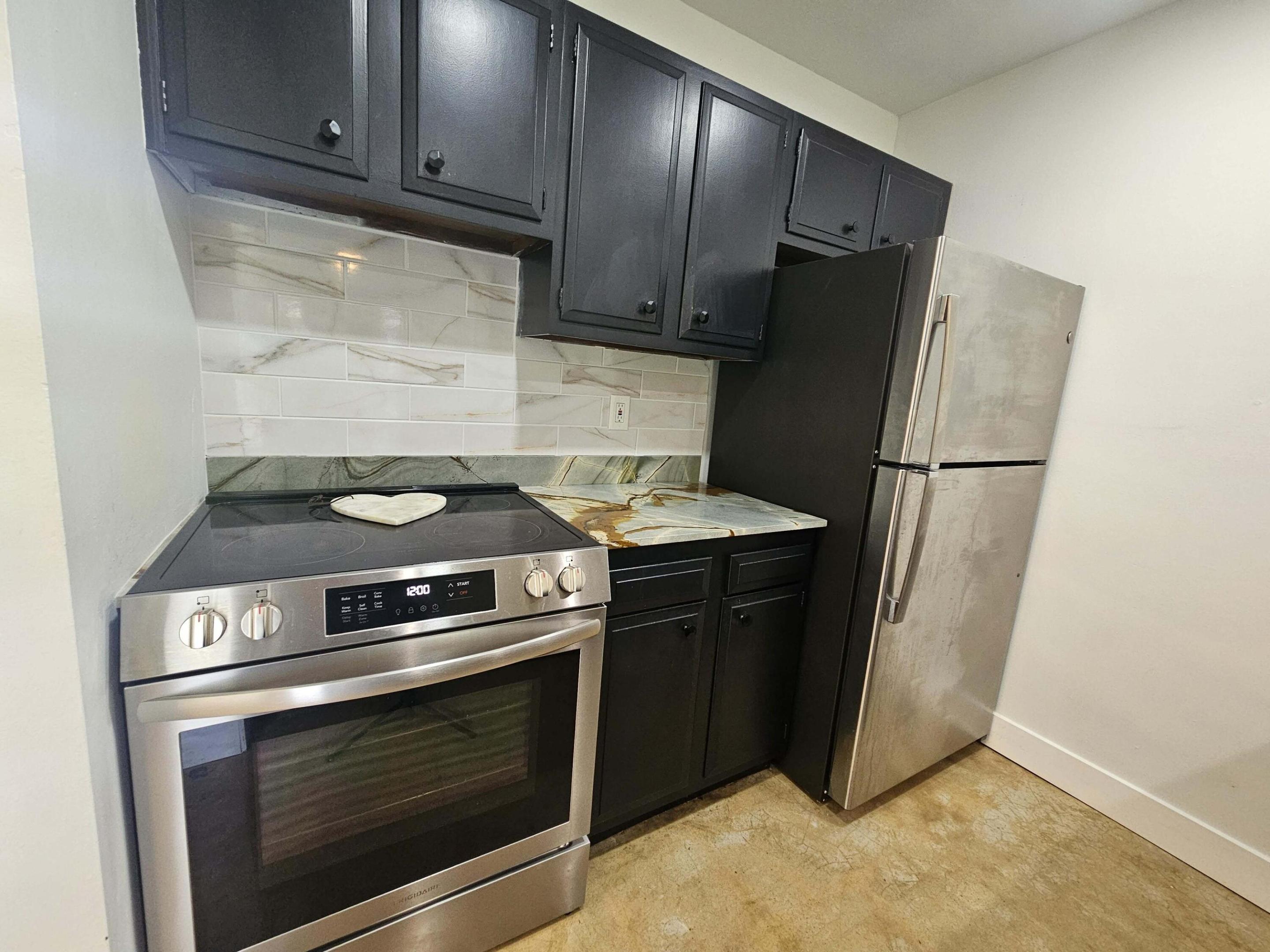 CENTRE HILL COURTS CONDO - Residential